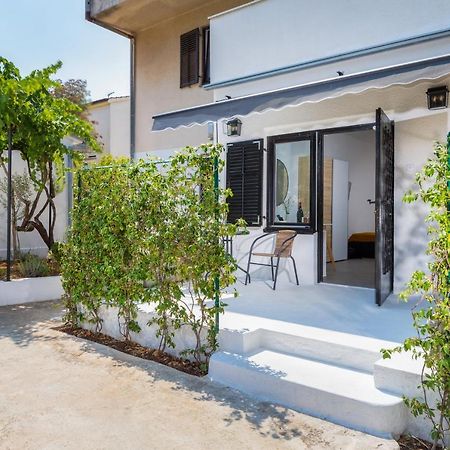 3 Minutes From The Beach: Lovely Studio Apartment Πούλα Εξωτερικό φωτογραφία