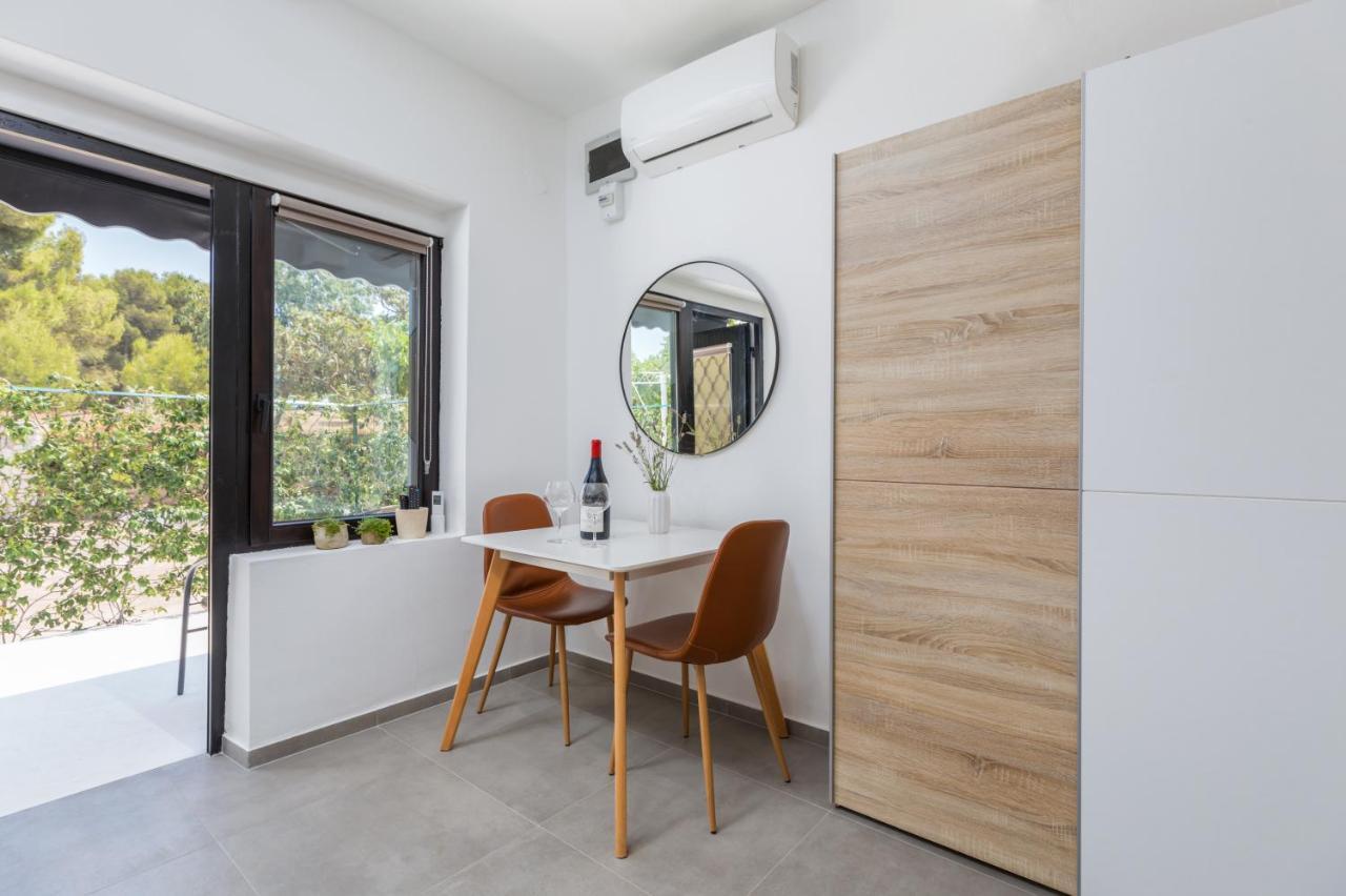 3 Minutes From The Beach: Lovely Studio Apartment Πούλα Εξωτερικό φωτογραφία