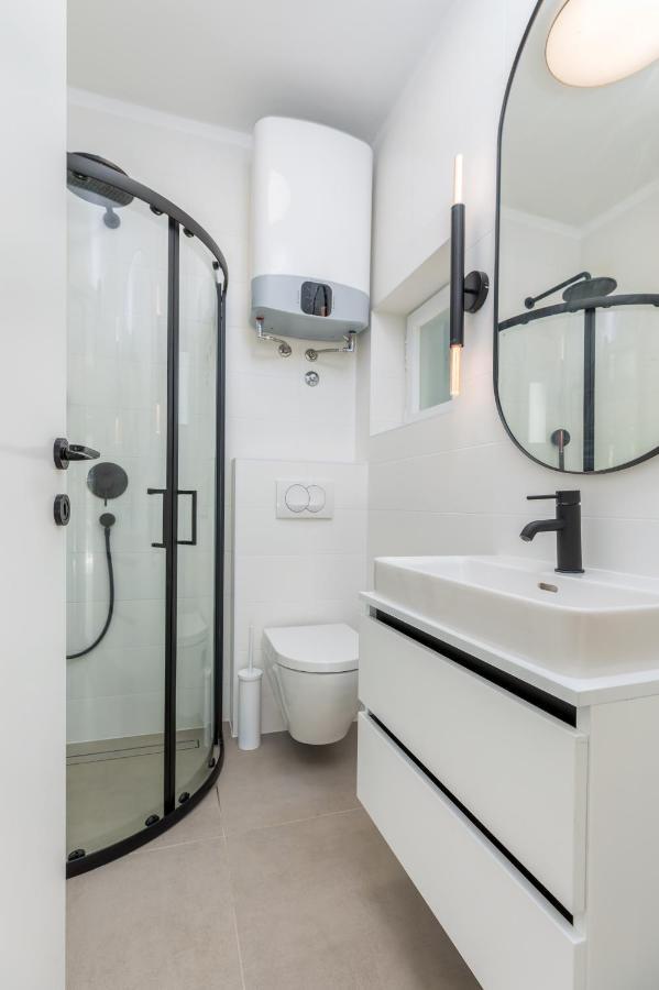 3 Minutes From The Beach: Lovely Studio Apartment Πούλα Εξωτερικό φωτογραφία
